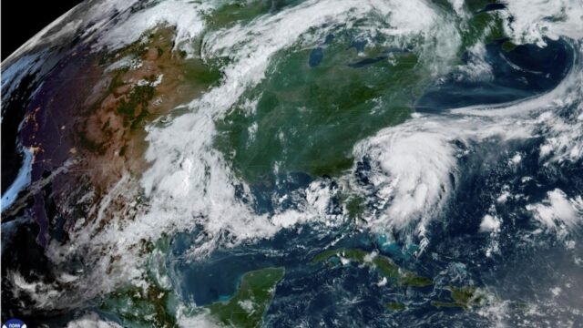 Tormenta tropical Chantal toca tierra en Carolina del Sur
