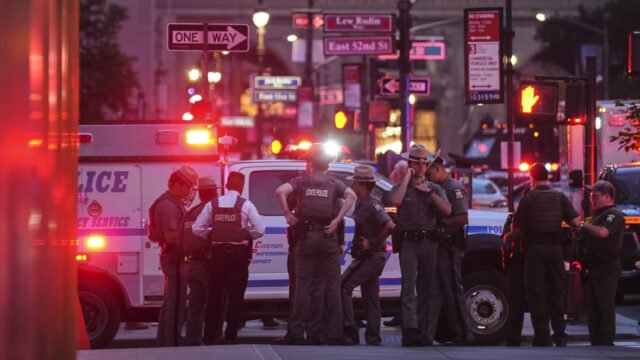 Tormentas de pistoleros Manhattan Skyscraper - RT World News
