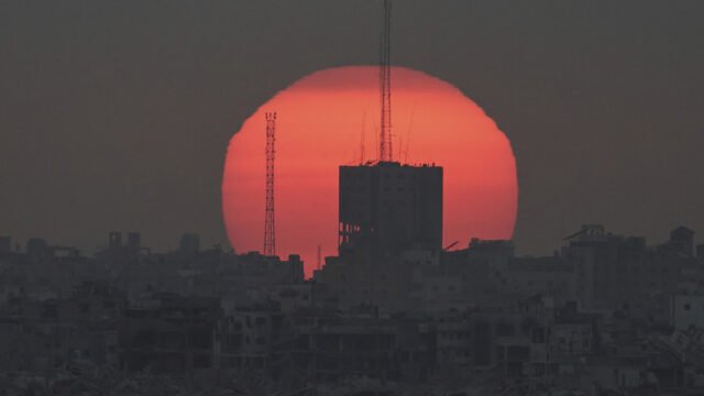Trump amenaza a Hamas con algo 'peor' - RT World News
