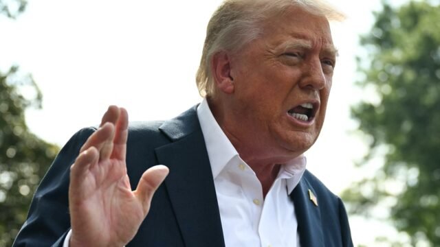 Trump anuncia el 30% de aranceles sobre la UE y México para comenzar en semanas de esperanza aplastante del acuerdo comercial: el sol
