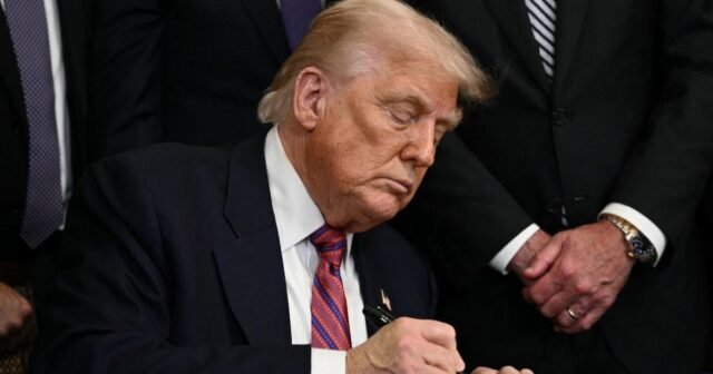 Trump firma la Ley de Genio, Primera Ley Federal que regula la criptografía
