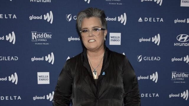 Trump le arremete contra Rosie O'Donnell, amenaza con quitarle la ciudadanía estadounidense
