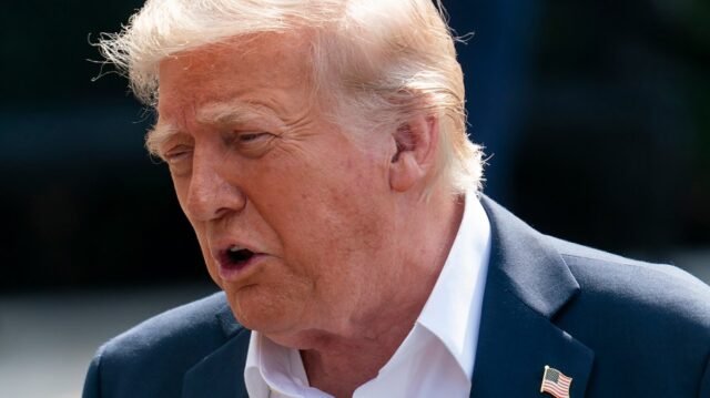 Trump niega otro informe de la revista, esta vez en Powell, Bessent
