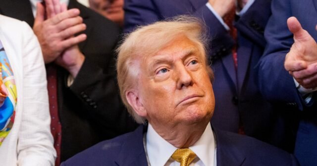Trump se burló después de prometer que Coca Cola usará azúcar de caña en los refrescos de EE. UU.
