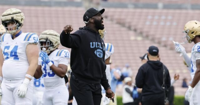 UCLA Football abre el campamento de entrenamiento: 5 preguntas que Bruins debe abordar
