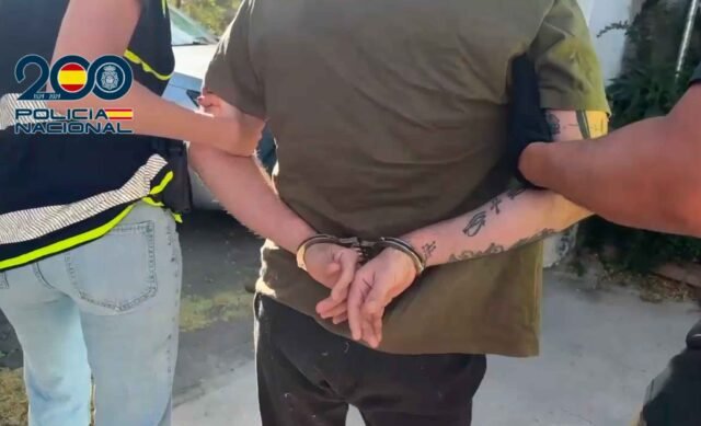 Video: Uno de los criminales 'más buscados' de España pasó cinco años escondido en un cobertizo sin que los propietarios supieran que estaba allí
