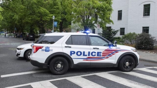Dos jóvenes de 15 años arrestados en relación con las 'grandes bolas' de Dege Stapering en DC
