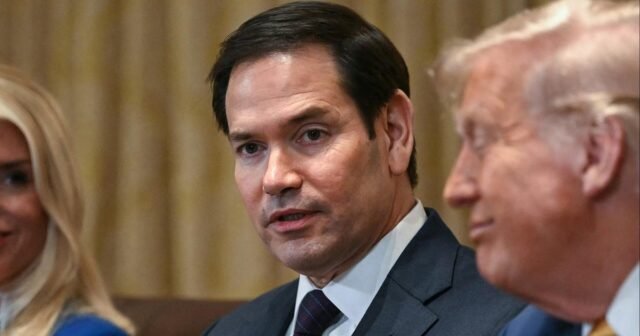 El Departamento de Estado puede requerir que algunos viajeros publiquen una fianza de $ 15,000 para visas de negocios o turismo

