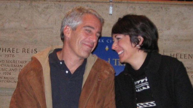 El cómplice de Epstein se trasladó a un campo de prisioneros de seguridad mínimo - RT World News
