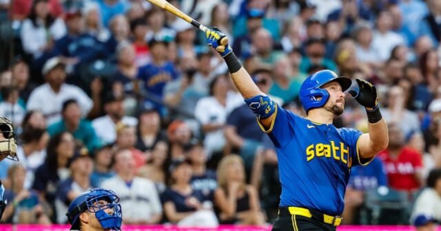 El histórico jonrón de Raleigh, el gigantesco poder de Young Power Power Mariners pasados de los Rangers
