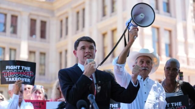 El legislador de Texas James Talarico en la huelga demócrata: "Es hora de defenderse"
