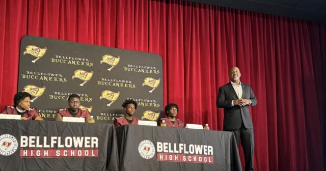 Es hora de Miller en Bellflower High
