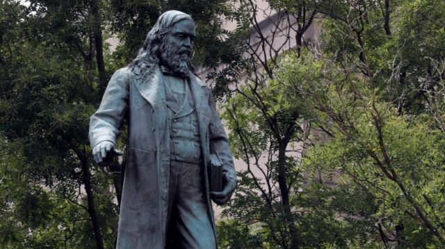 Estatua confederada derrocada que regresa a DC
