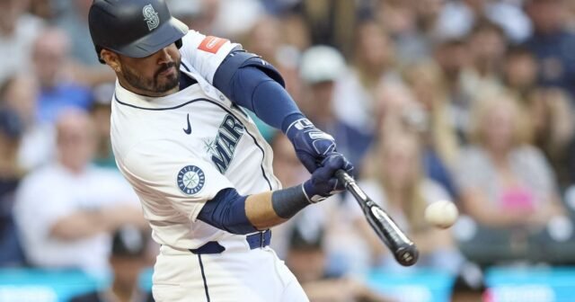 Eugenio Suárez Homers para respaldar Bryan Woo Gem en la derrota de los marineros de los Medias Blancas
