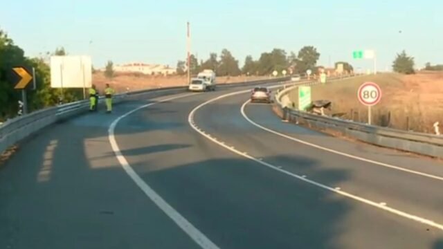 Familia de cuatro y otros dos británicos asesinados en un accidente automovilístico de alquiler de terror en vacaciones en Portugal
