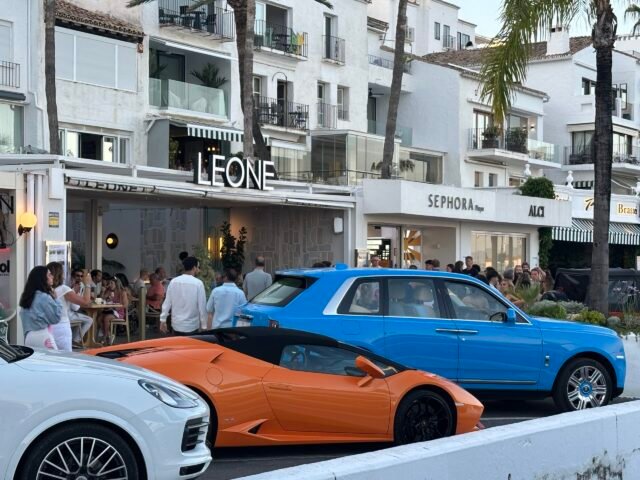 Leone está rugiendo en silencio: Jon Clarke encuentra un lugar tranquilo y sin pretensiones para comer bien en paz en Banus en el corazón del verano
