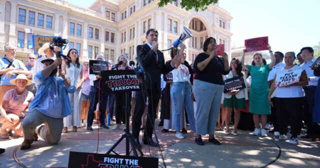 Los legisladores demócratas de Texas huyen del estado para protestar por el plan de redistribución de distritos del Partido Republicano
