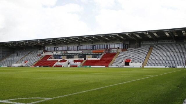 Morecambe al Brink de ser expulsado de la Liga Nacional a medida que se pierde la fecha límite
