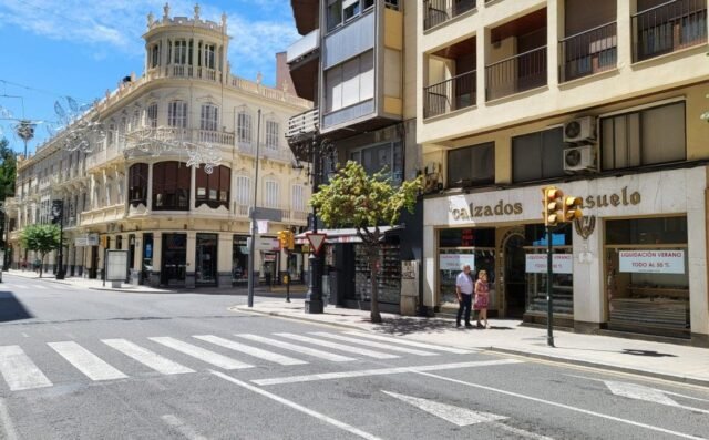 Orihuela licitaciones para que la compañía impulse el comercio municipal
