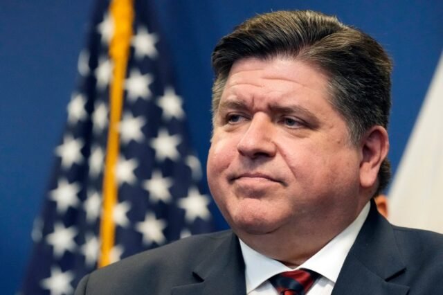 Pritzker dice que el FBI de "no es la manera" puede arrestar a los legisladores de Texas en Illinois
