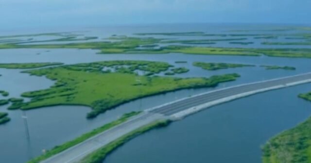 Proyecto de erosión costera en Louisiana en el Centro de Tormenta Política
