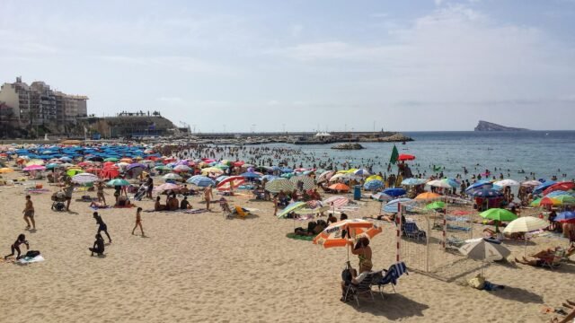 Registre el inicio de agosto para las reservas de apartamentos hoteleros y turísticos en Costa Blanca de España
