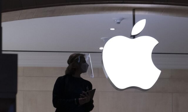 Trump destacará los planes de Apple para invertir $ 100B más en EE. UU., Con un total de $ 600B
