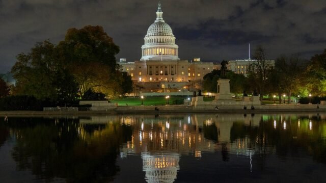 Trump enviará al FBI a las patrullas nocturnas en DC: informes
