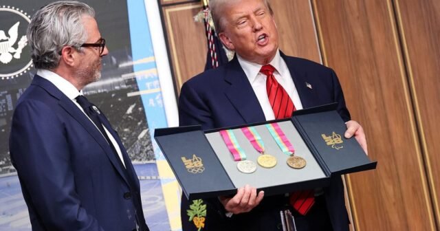 Trump se nombra presidente de la Fuerza de Tarea de los Juegos Olímpicos de Los Ángeles, ve el papel para los militares durante los juegos
